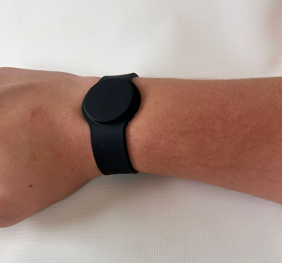 pulseira para controlar acesso a ambientes restritos contém chip 1K com frequencia 13,56MHZ